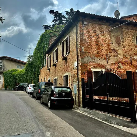 Casa Ollearo Monferrato- A With A View דירה